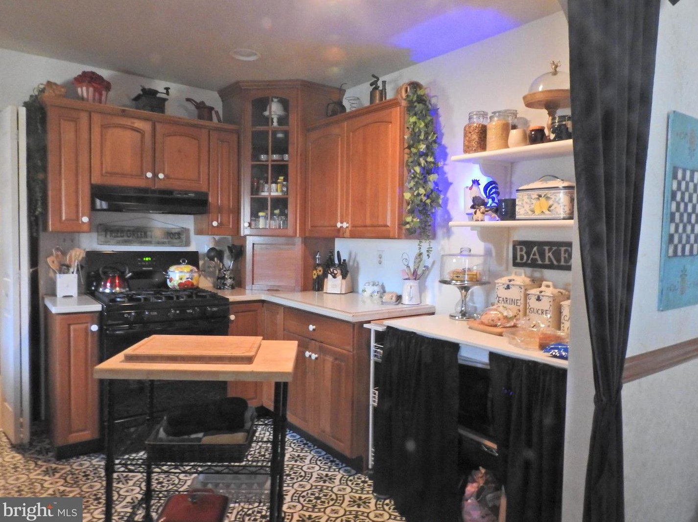 136 Riv Dr Ave, Pennsville NJ 08070-2243 exterior