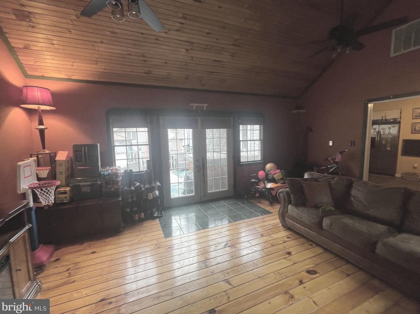 330 Pittsfield St, Pennsville NJ 08070-1924 exterior