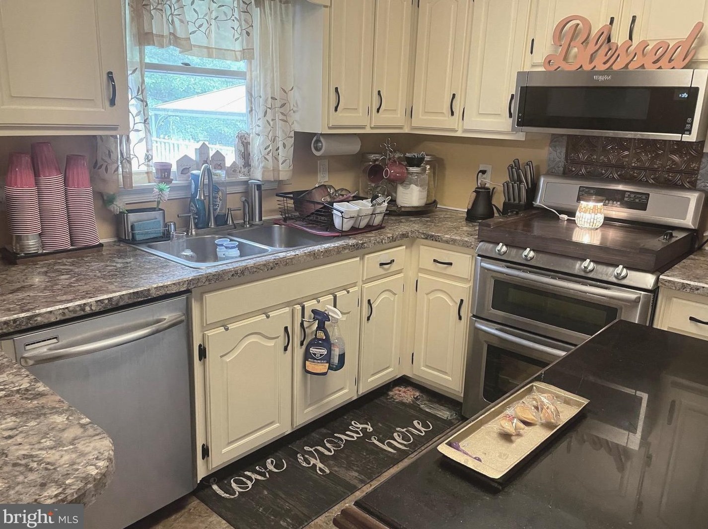 330 Pittsfield St, Pennsville NJ 08070-1924 exterior