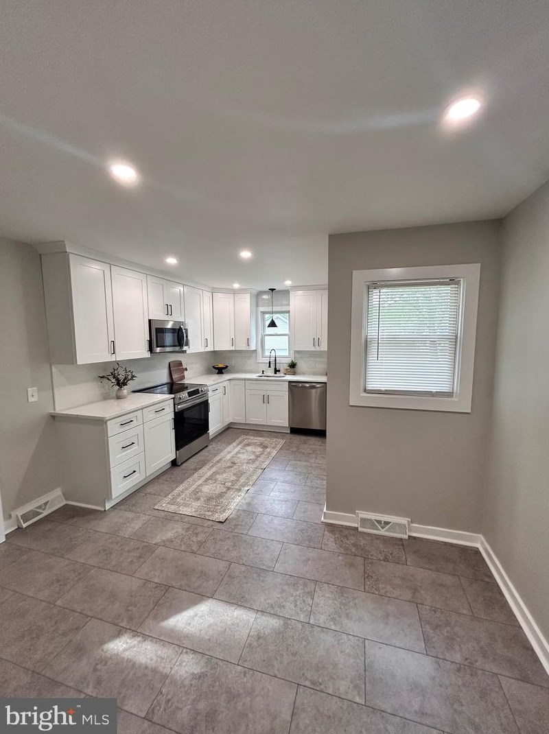 33 Oriental Ave, Pennsville NJ 08070-1634 exterior