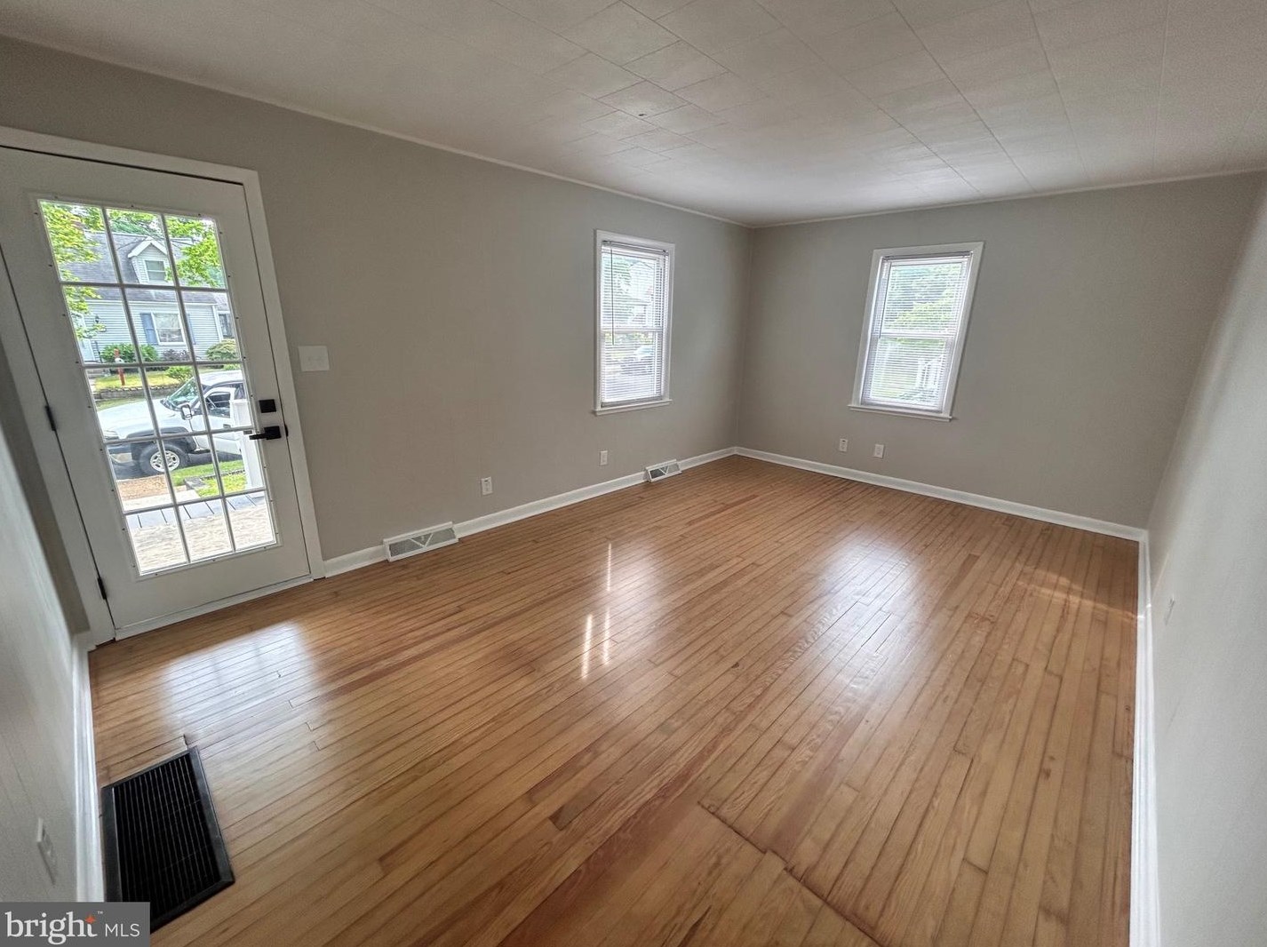 33 Oriental Ave, Pennsville NJ 08070-1634 exterior