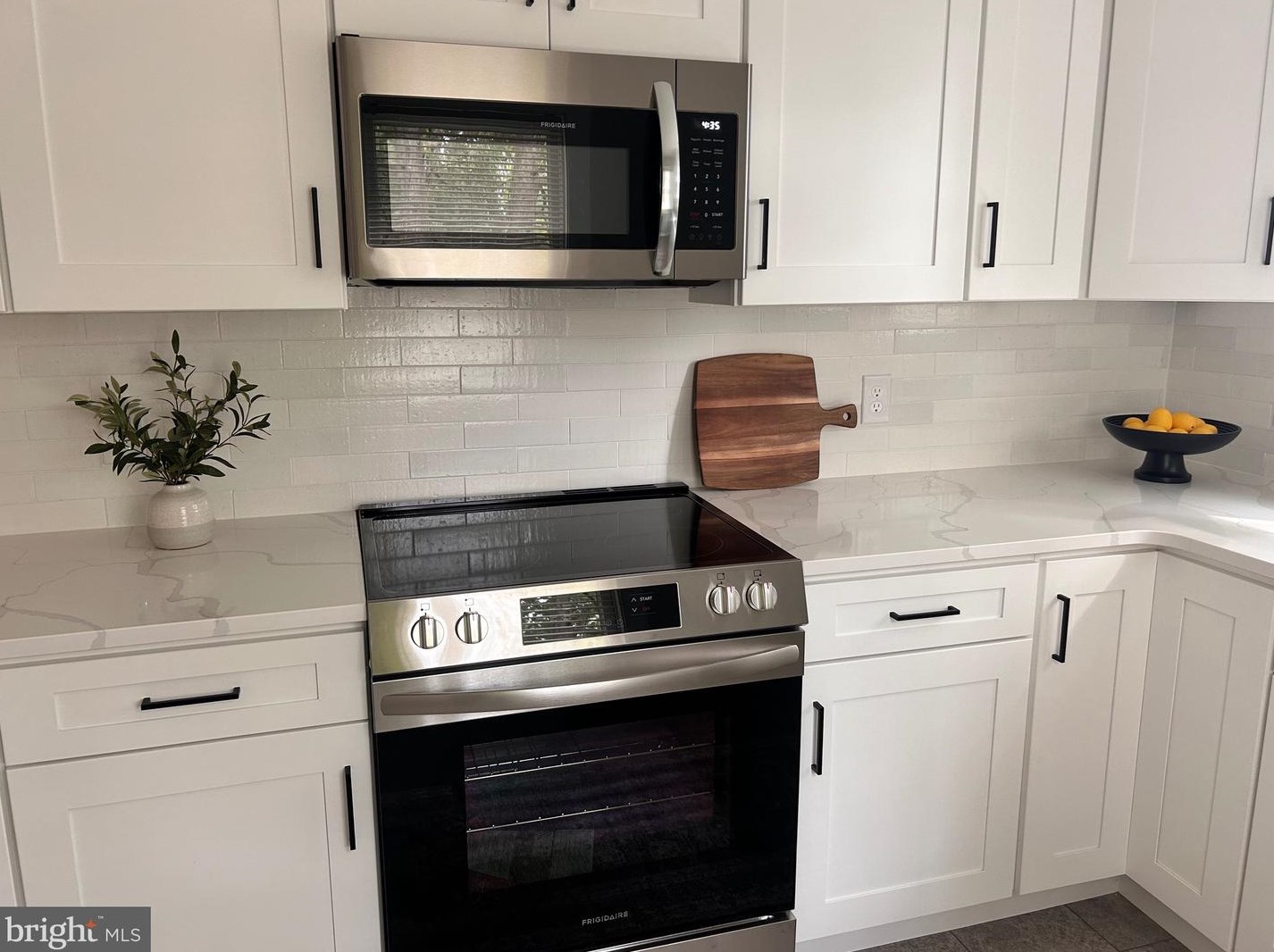 33 Oriental Ave, Pennsville NJ 08070-1634 exterior