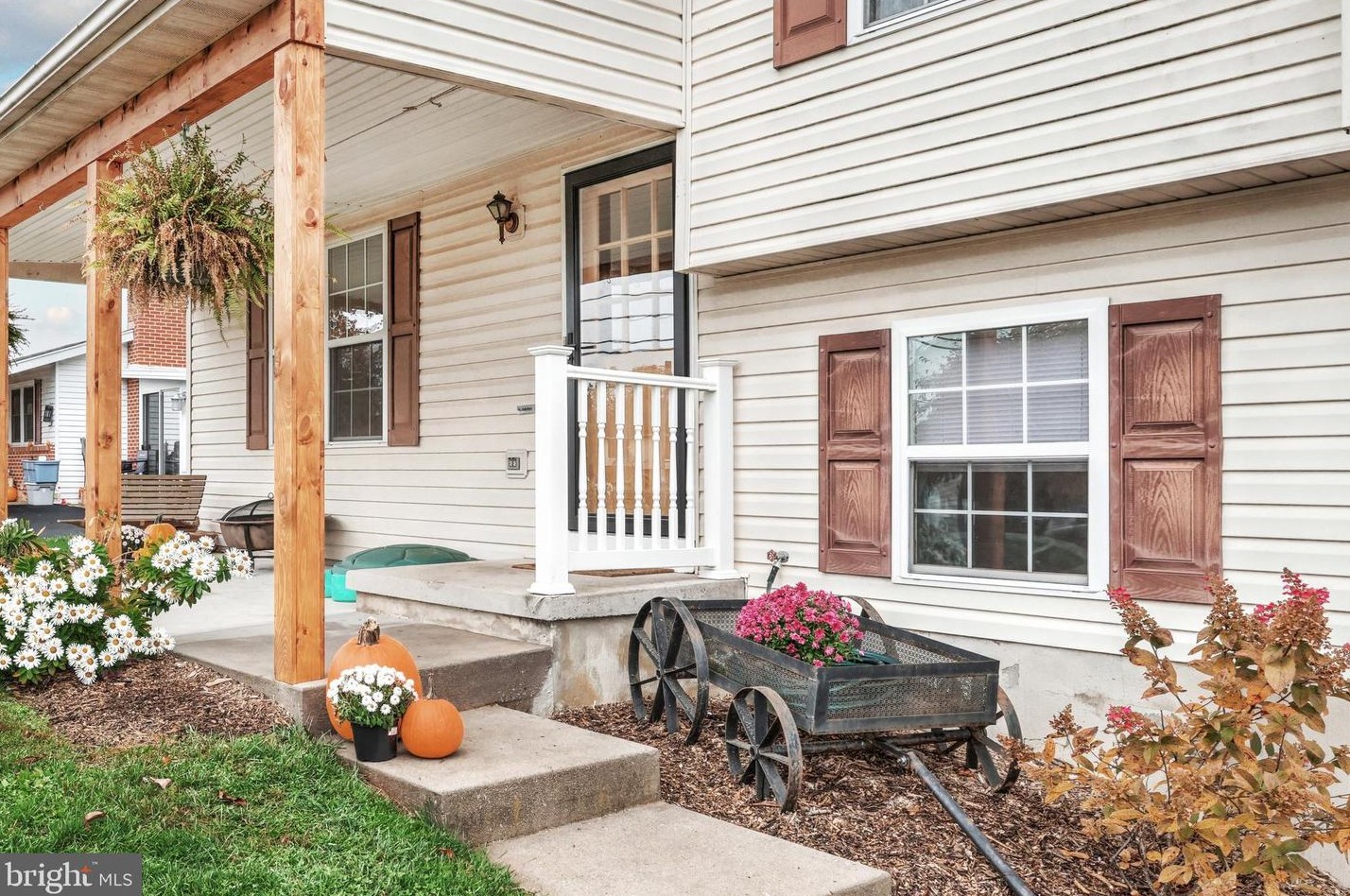 92 Schofield Dr, East Berlin PA  17316-9337 exterior