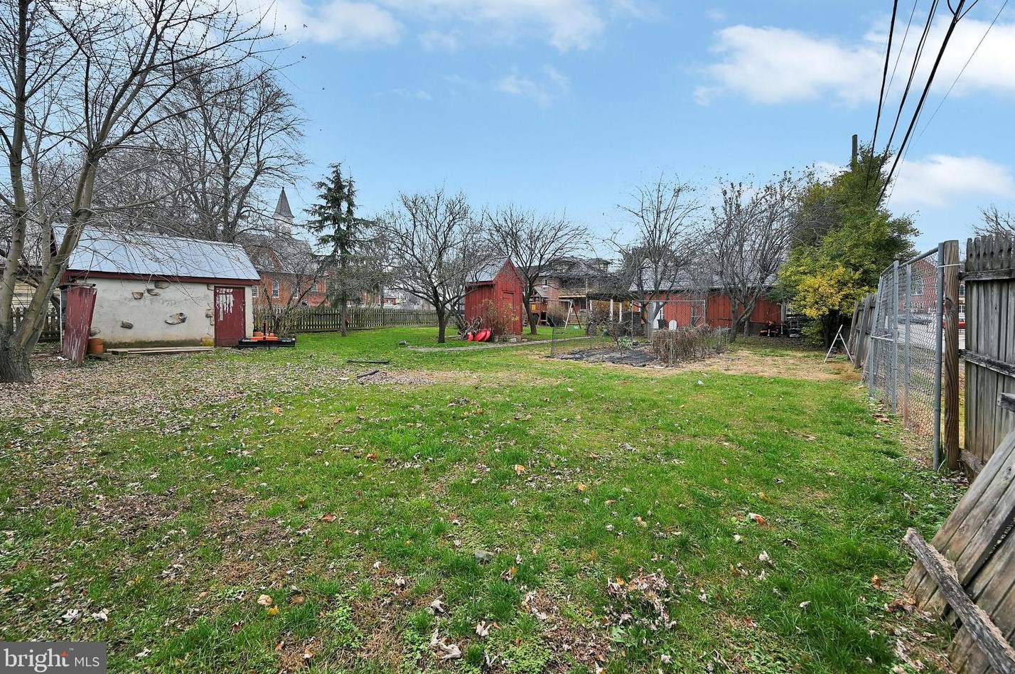 29 King St, Abbottstown PA  17301-9760 exterior