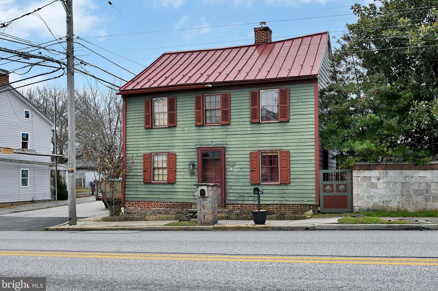 29 King St, Abbottstown PA  17301-9563 exterior