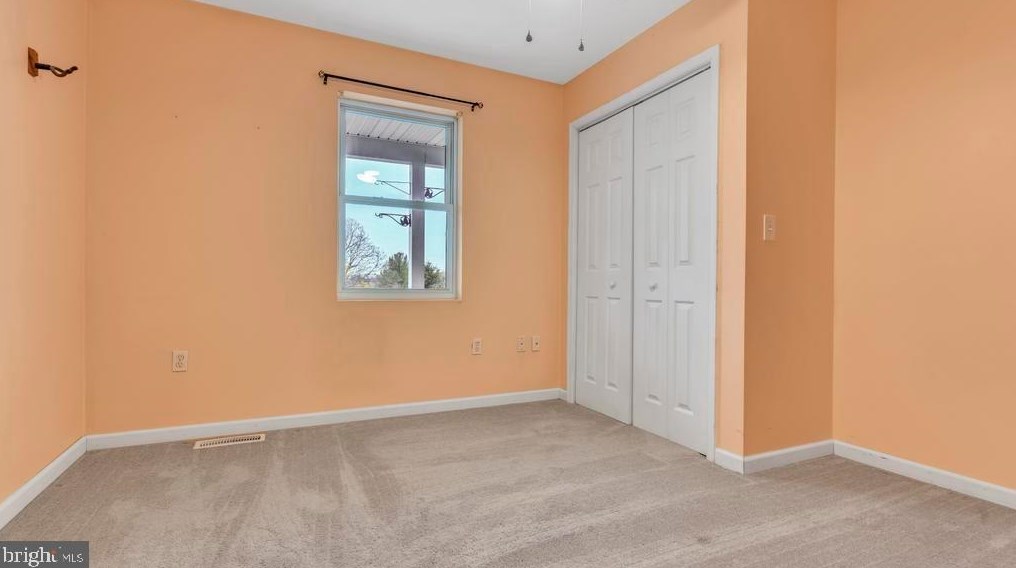 14 Wadsworth Dr, East Berlin PA  17316-9328 exterior