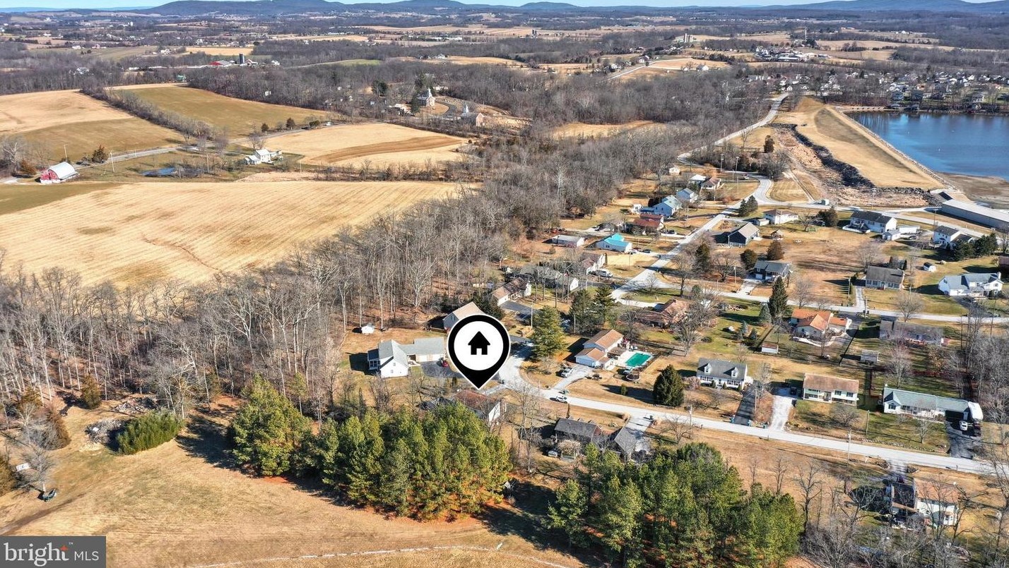 27 Howard Dr, East Berlin PA  17316-9394 exterior