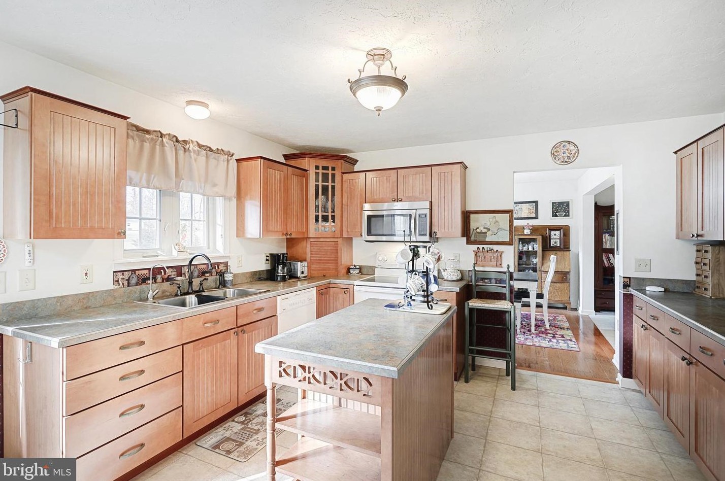 90 Highland Ave, Abbottstown PA  17301-9572 exterior