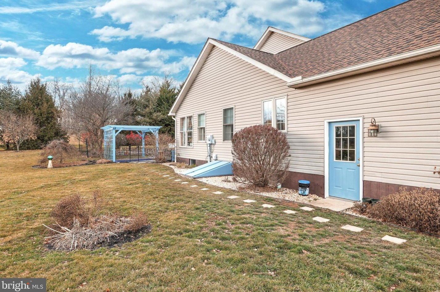 90 Highland Ave, Abbottstown PA  17301-9572 exterior