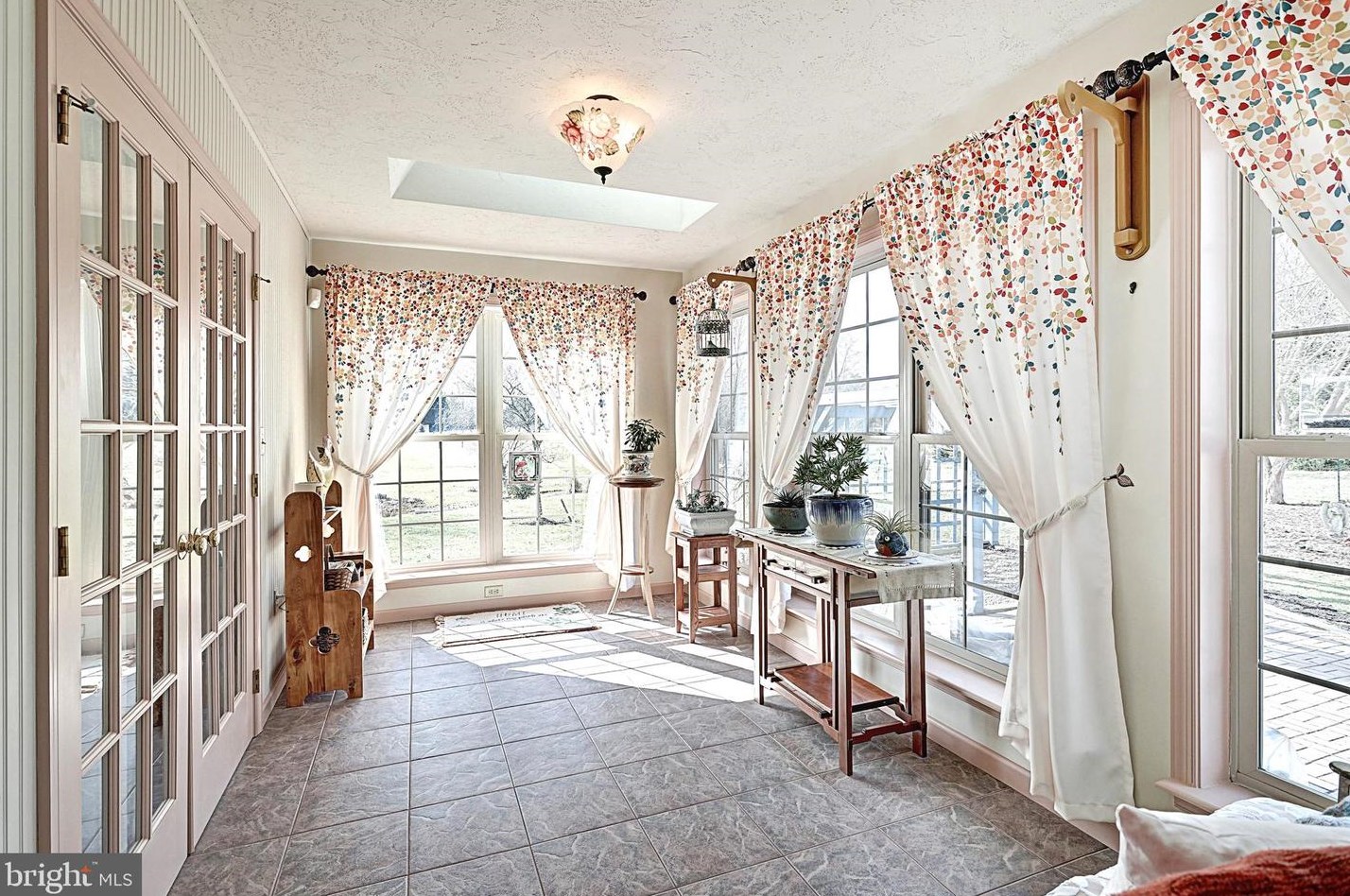 90 Highland Ave, Abbottstown PA  17301-9572 exterior
