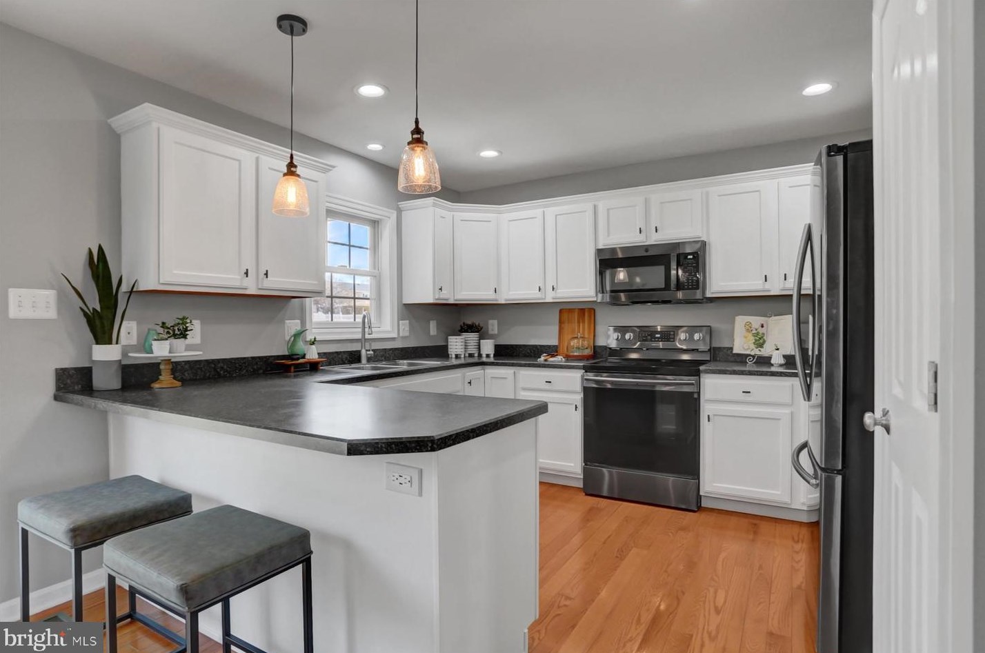 993 Heritage Dr, Gettysburg PA  17325-8973 exterior