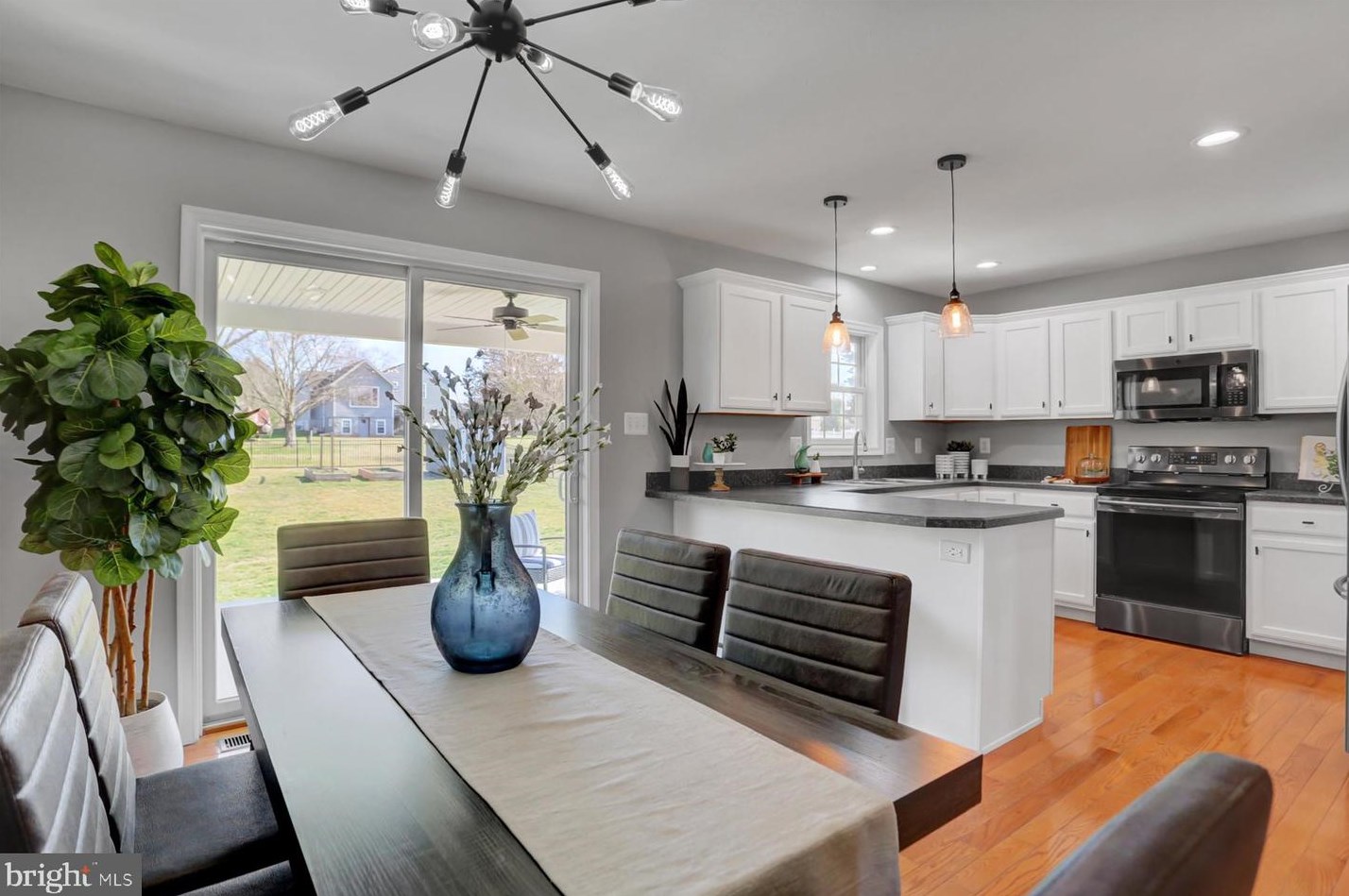 993 Heritage Dr, Gettysburg PA  17325-8973 exterior