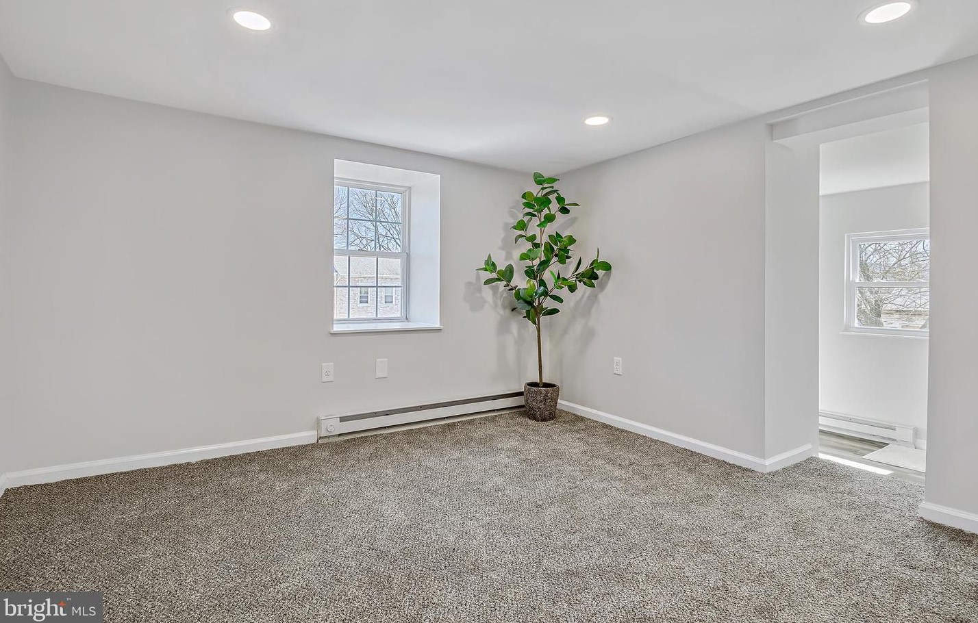 105 King St, Abbottstown PA  17301-9564 exterior