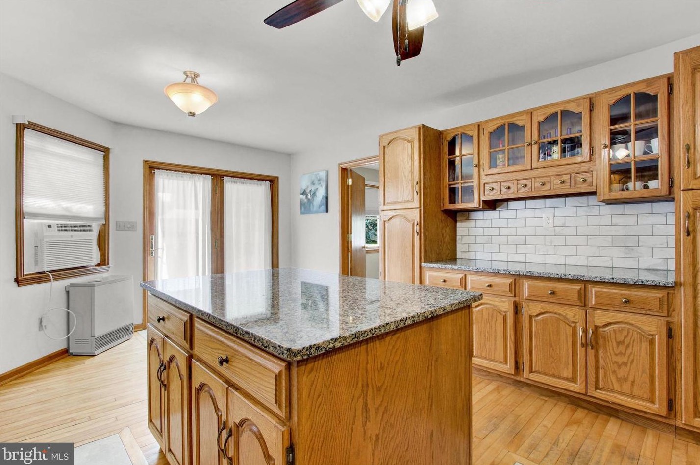 575 Lake Meade Dr, East Berlin PA  17316-9326 exterior