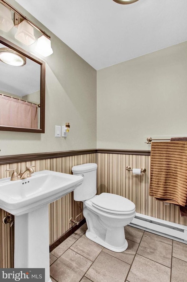 575 Lake Meade Dr, East Berlin PA  17316-9326 exterior