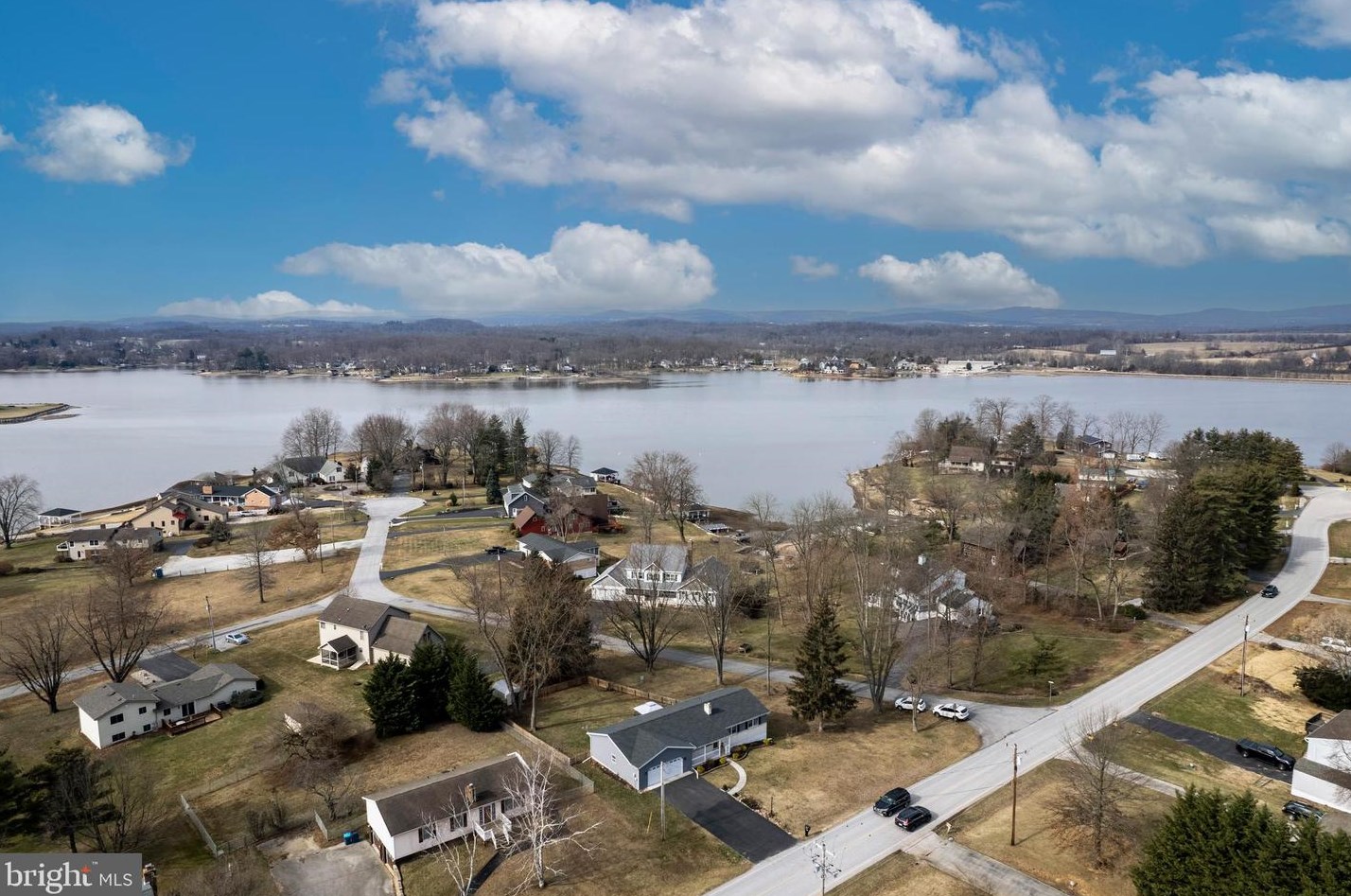 602 Lake Meade Dr, East Berlin PA  17316-9322 exterior