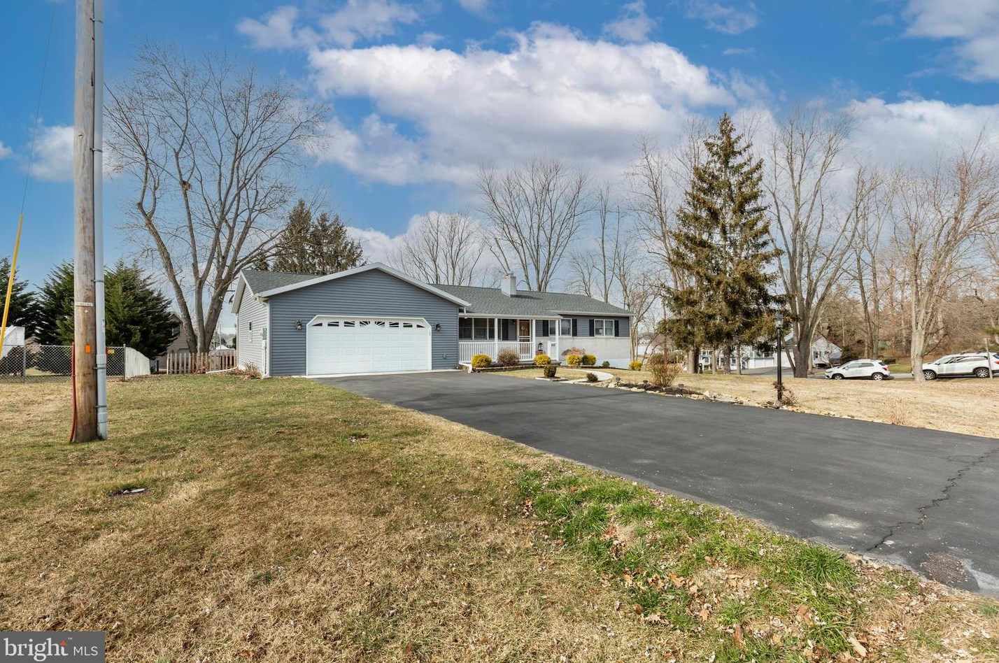 602 Lake Meade Dr, East Berlin PA  17316-9322 exterior