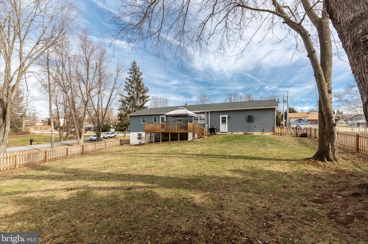 602 Lake Meade Dr, East Berlin PA  17316-9322 exterior