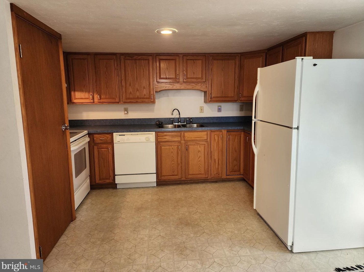 665 Granite Station Rd, Gettysburg PA  17325-7876 exterior