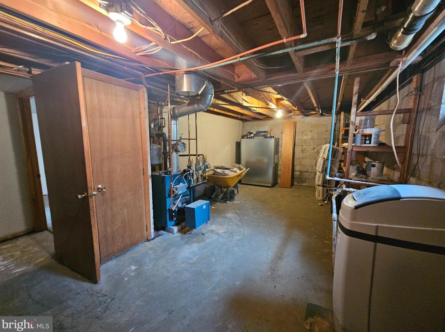 725 Littlestown Rd, Littlestown PA 17340-9621 exterior