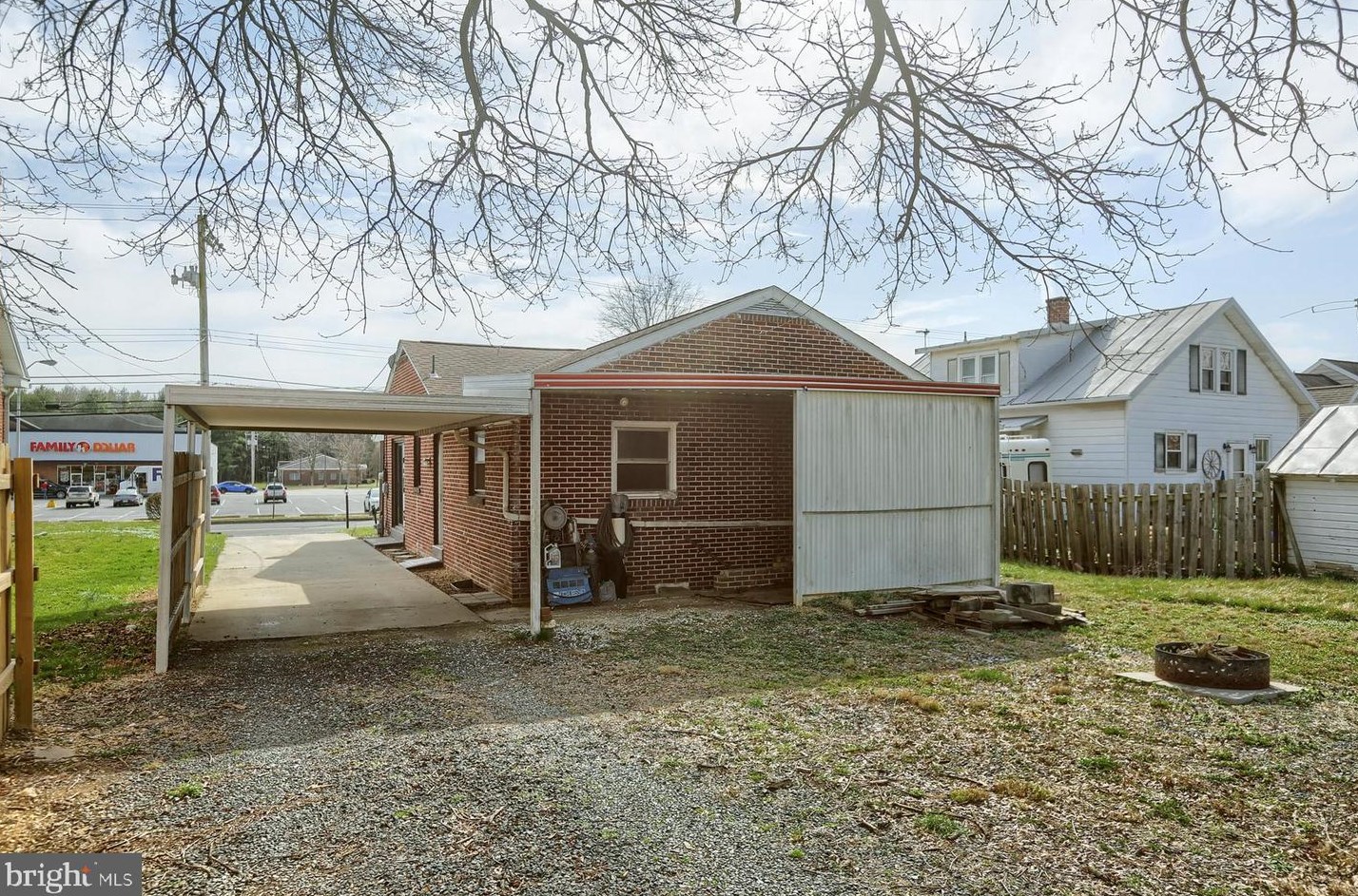 425 King St, Littlestown PA  17340-1619 exterior