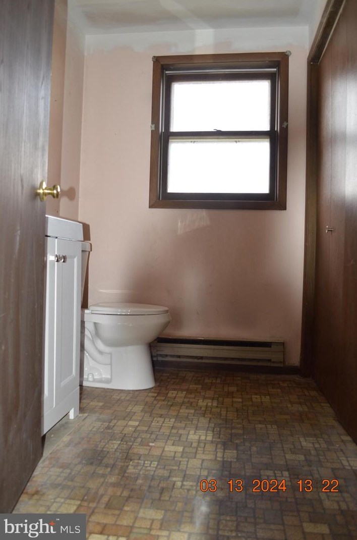 317 Parkway Dr, Littlestown PA 17340-1327 exterior