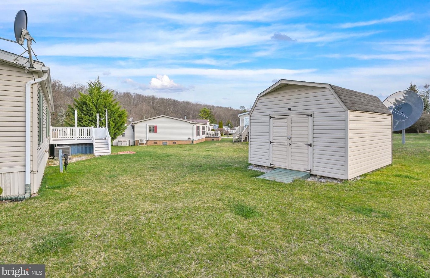 135 Raptor Dr, Hanover PA  17331-8108 exterior