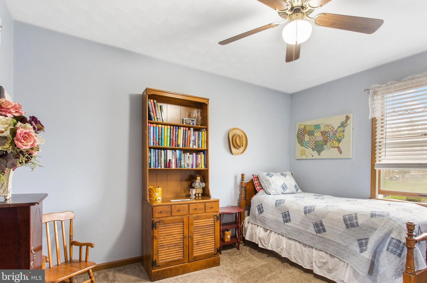 231 Lincoln Dr, Hanover PA 17331-4906 exterior