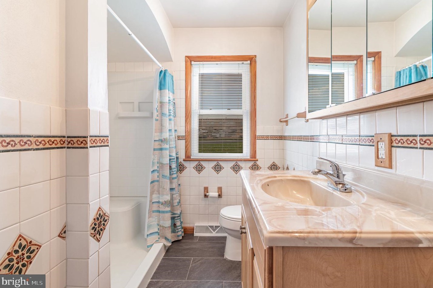 97 Park Ave, Littlestown PA 17340-1328 exterior