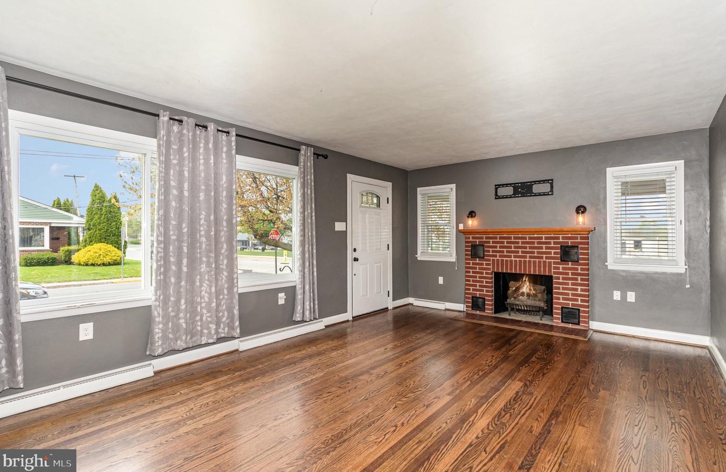 97 Park Ave, Littlestown PA 17340-1328 exterior