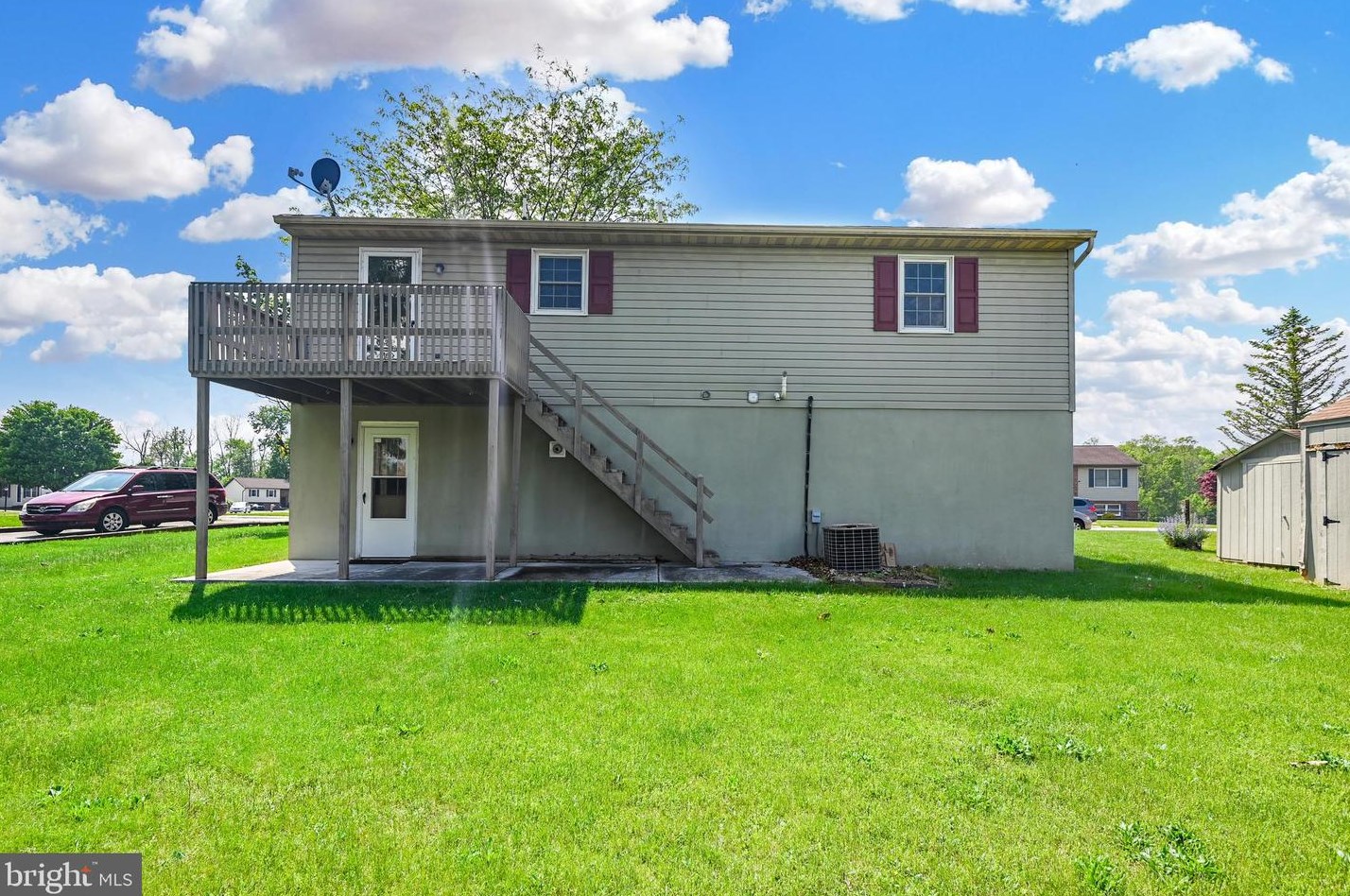 133 Conewago Dr, Hanover PA 17331-8961 exterior