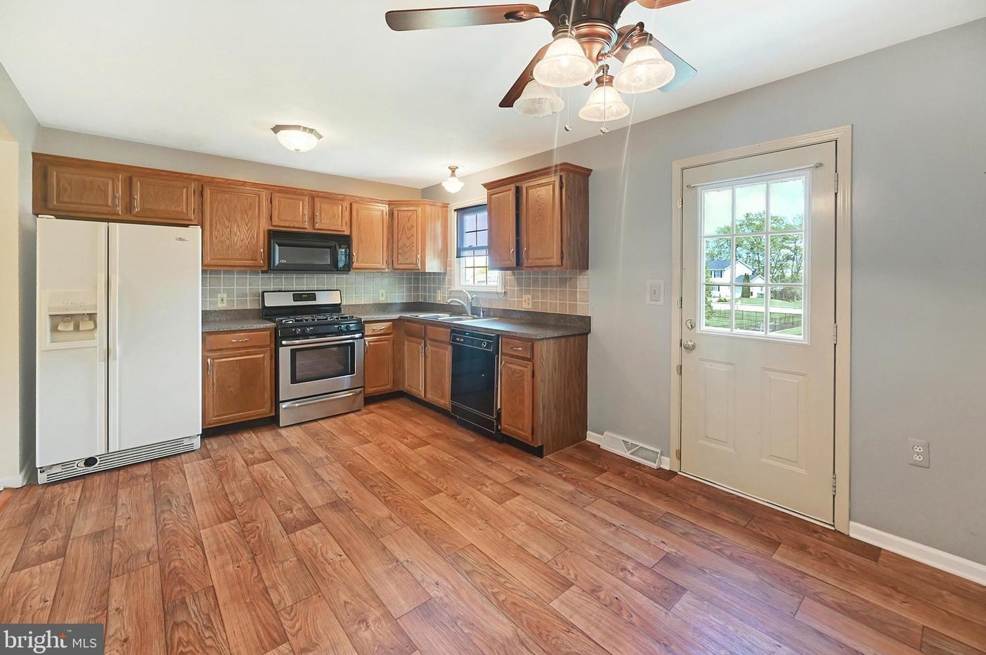 133 Conewago Dr, Hanover PA 17331-8961 exterior