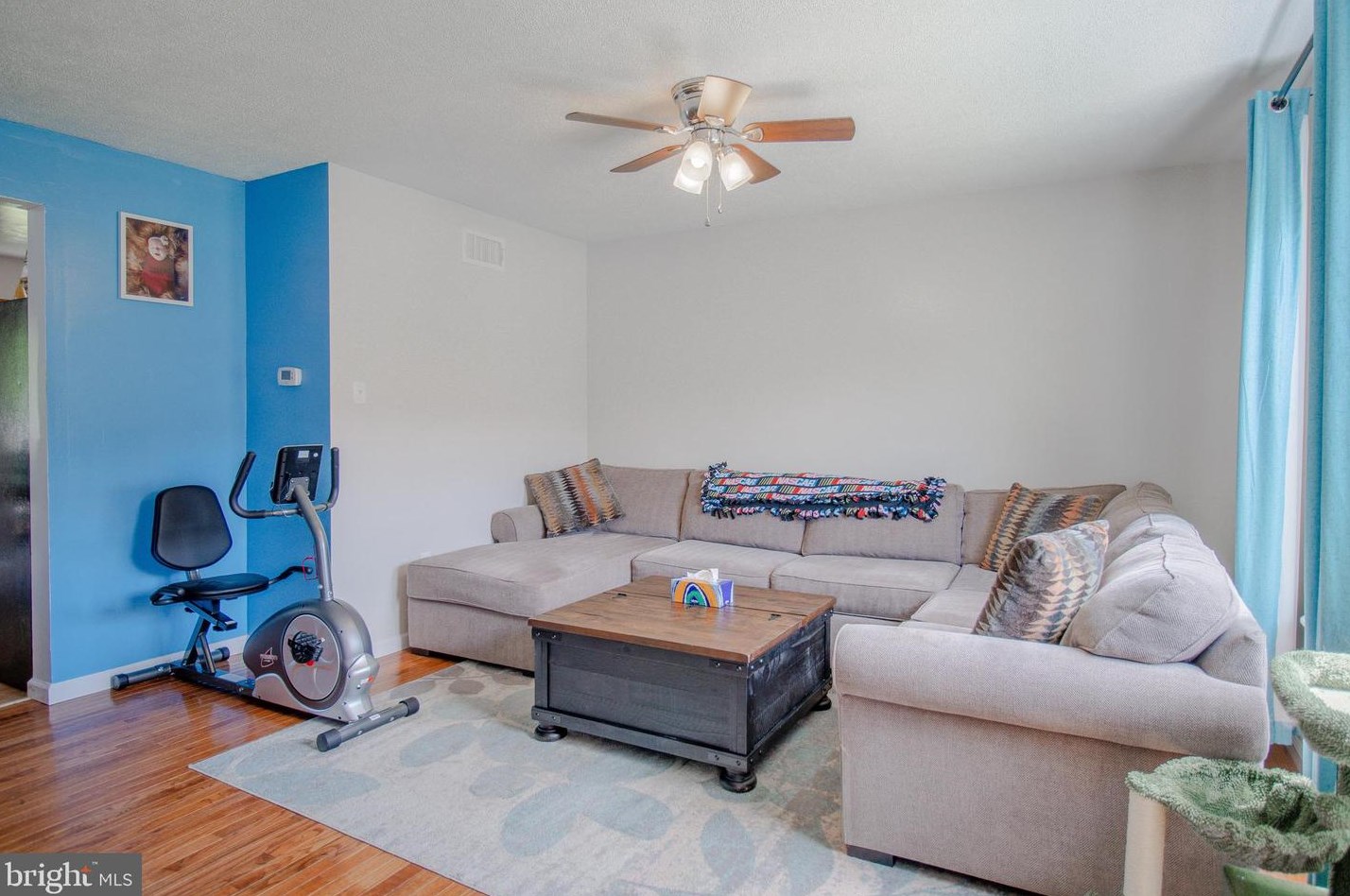 23 Conewago Dr, Hanover PA 17331-8961 exterior