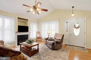 975 Hoffman Home Rd, Gettysburg, PA 17325 - Photo 3