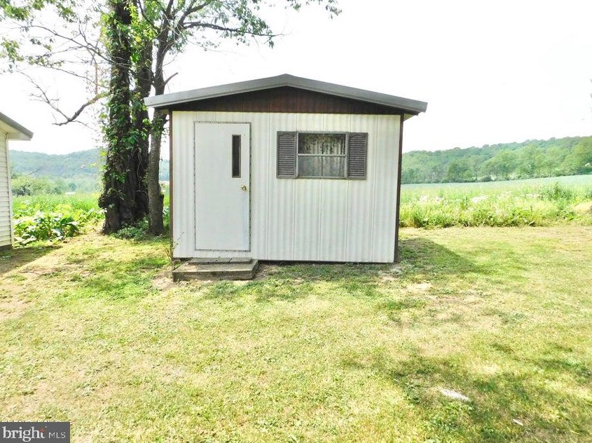 9617 William Penn Rd, Saint Clairsville PA  16667-9366 exterior