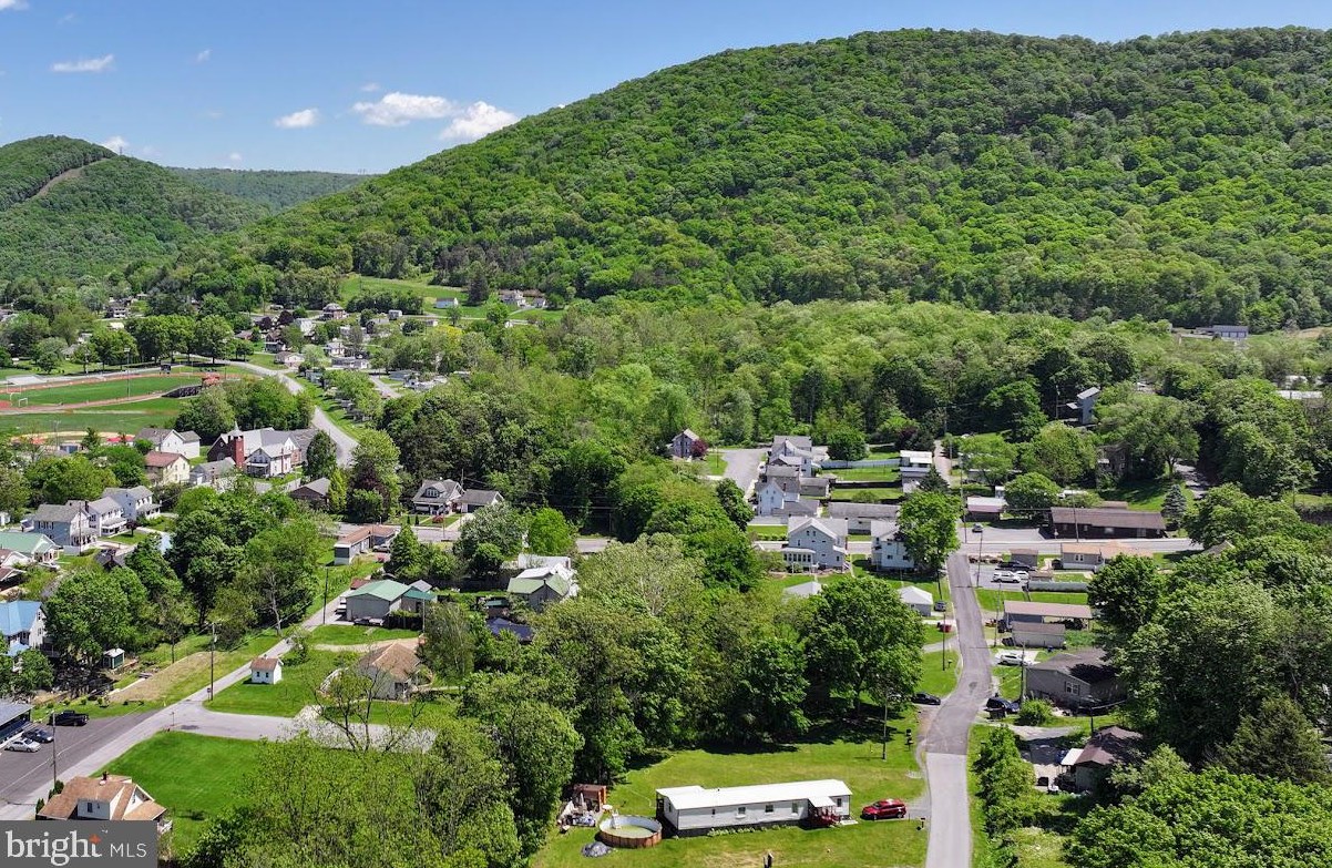 810 Church St, Saxton PA 16678-1211 exterior