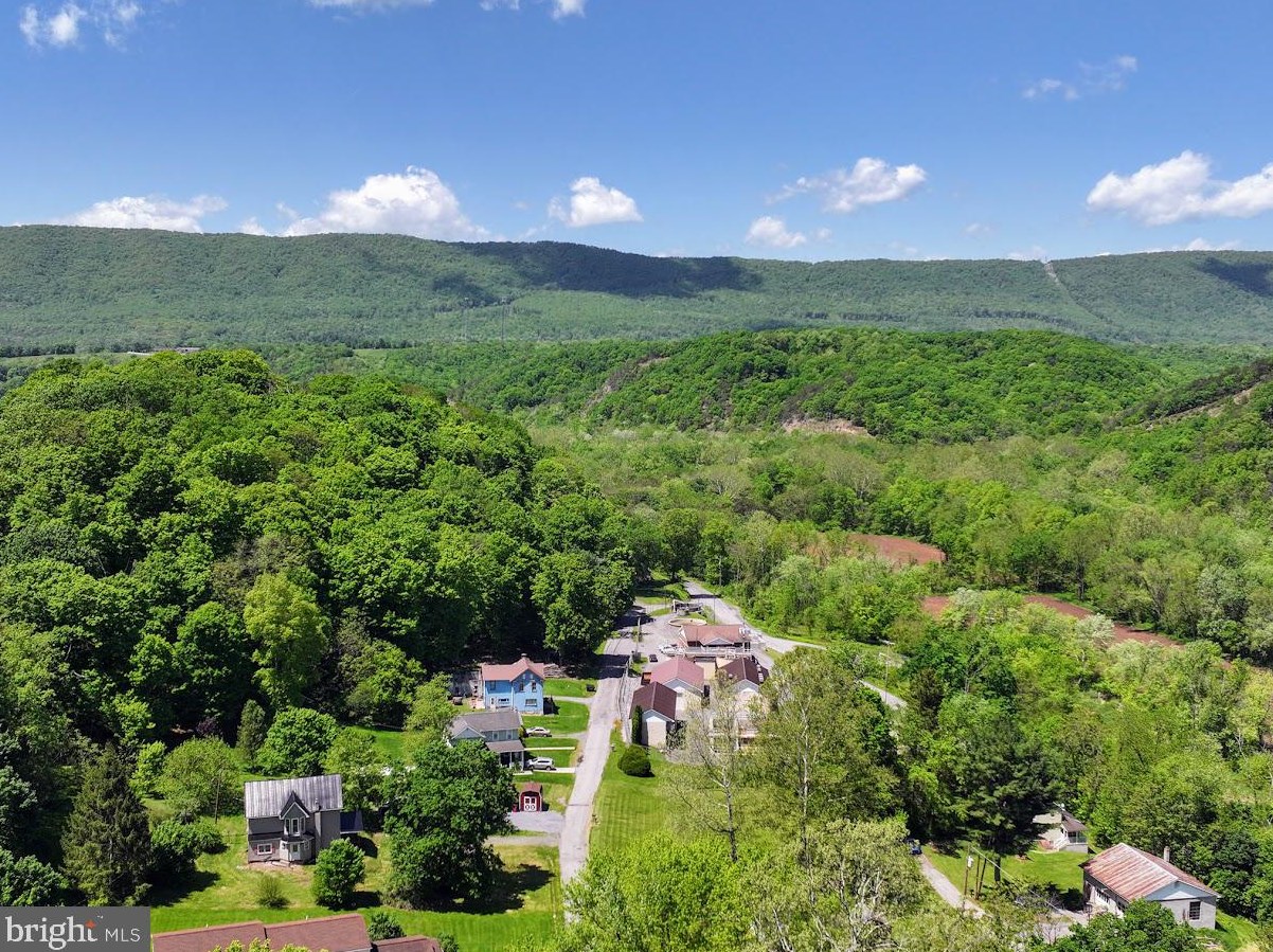 810 Church St, Saxton PA 16678-1211 exterior