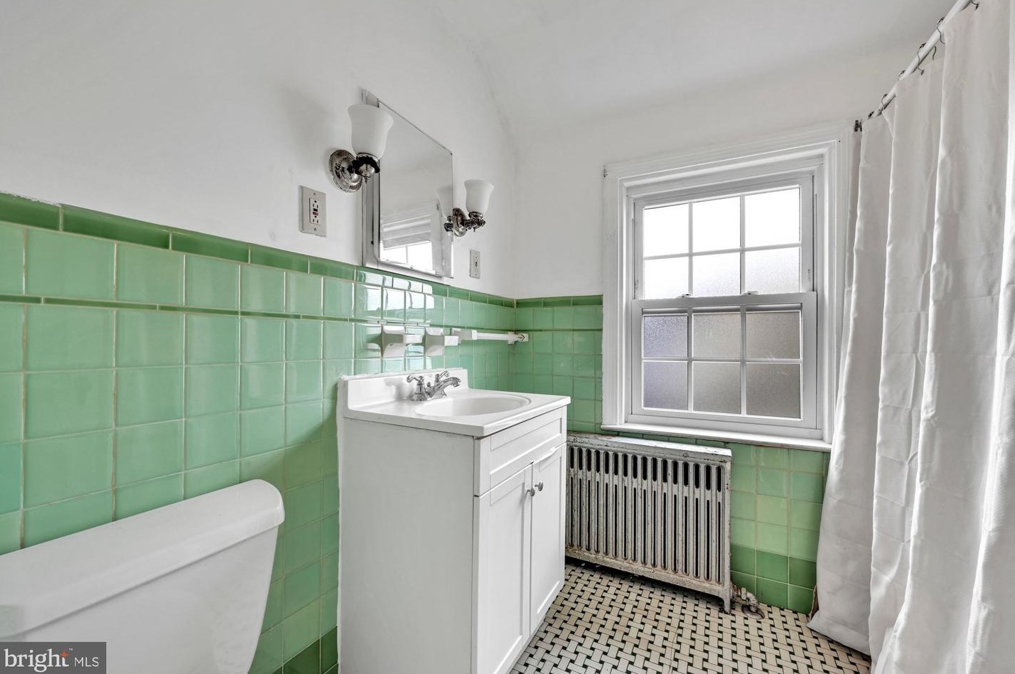 201 Park Ave, Reading PA 19611-1956 exterior