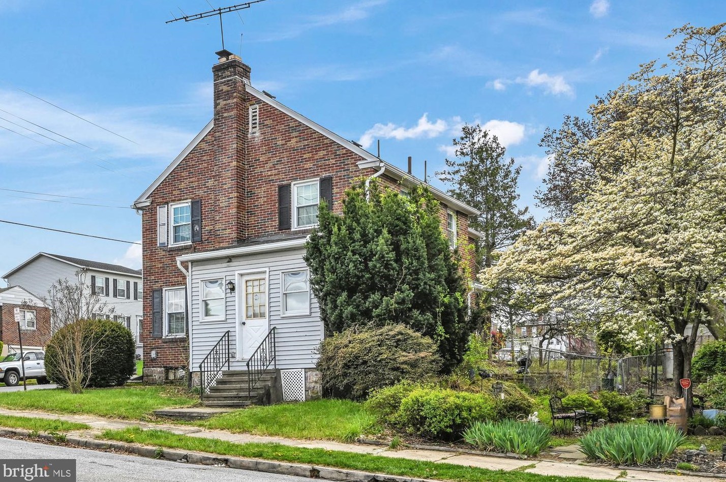 201 Park Ave, Reading PA 19611-1956 exterior