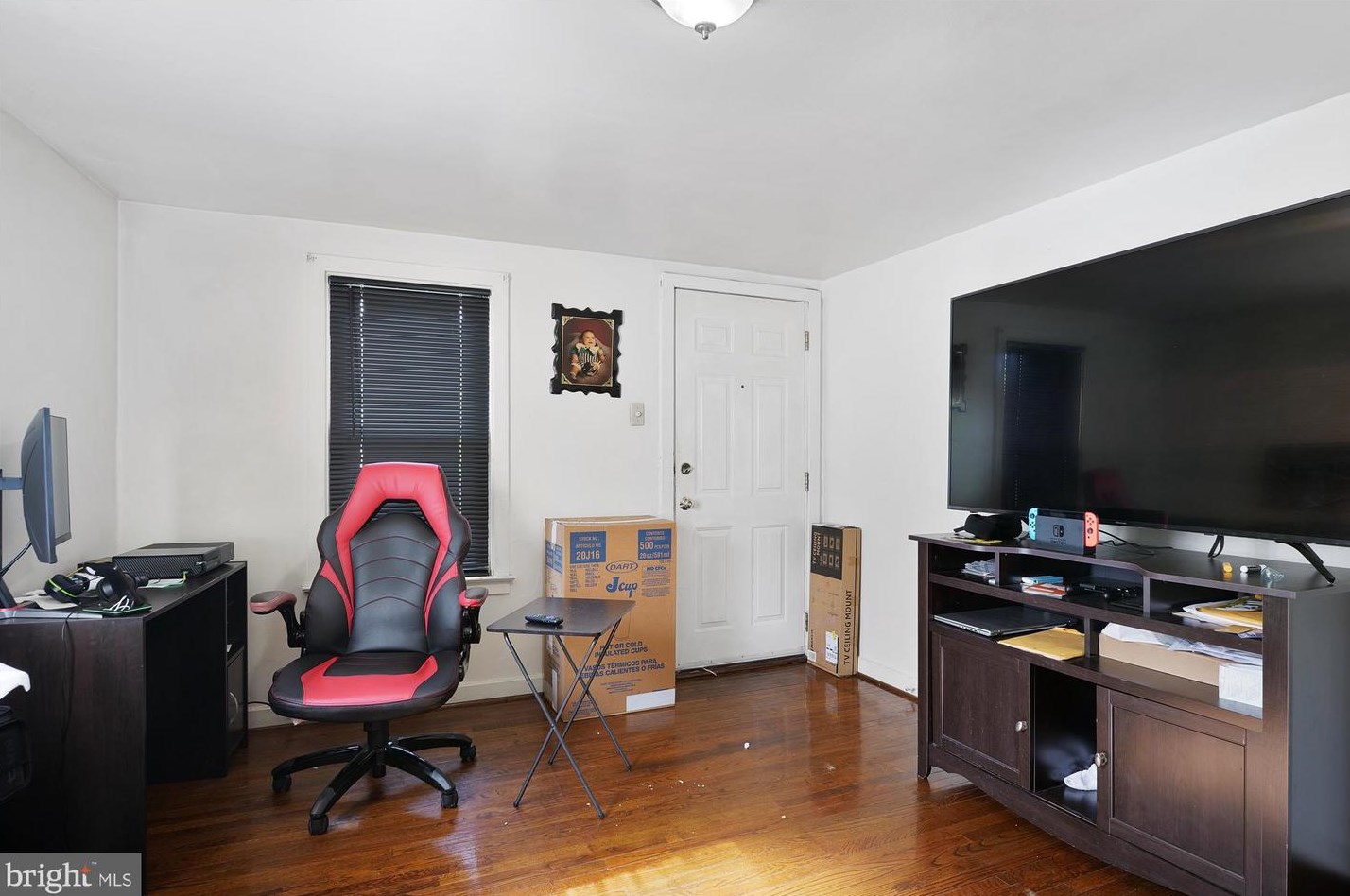 9 Church St, Hummels Store PA 19540-1733 exterior