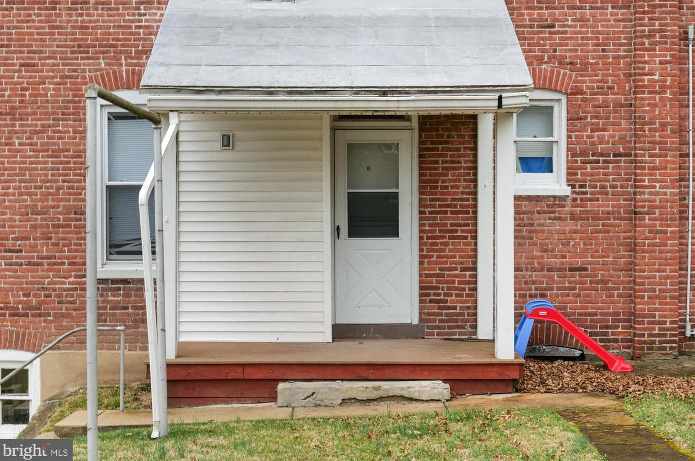 9 Church St, Hummels Store PA 19540-1733 exterior