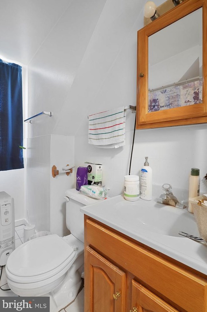 9 Church St, Hummels Store PA 19540-1733 exterior