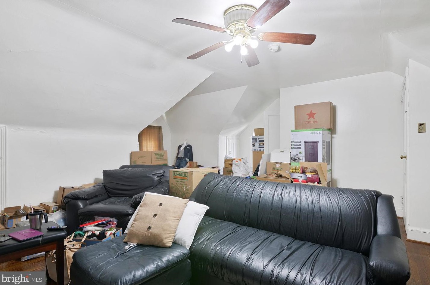 9 Church St, Hummels Store PA 19540-1733 exterior