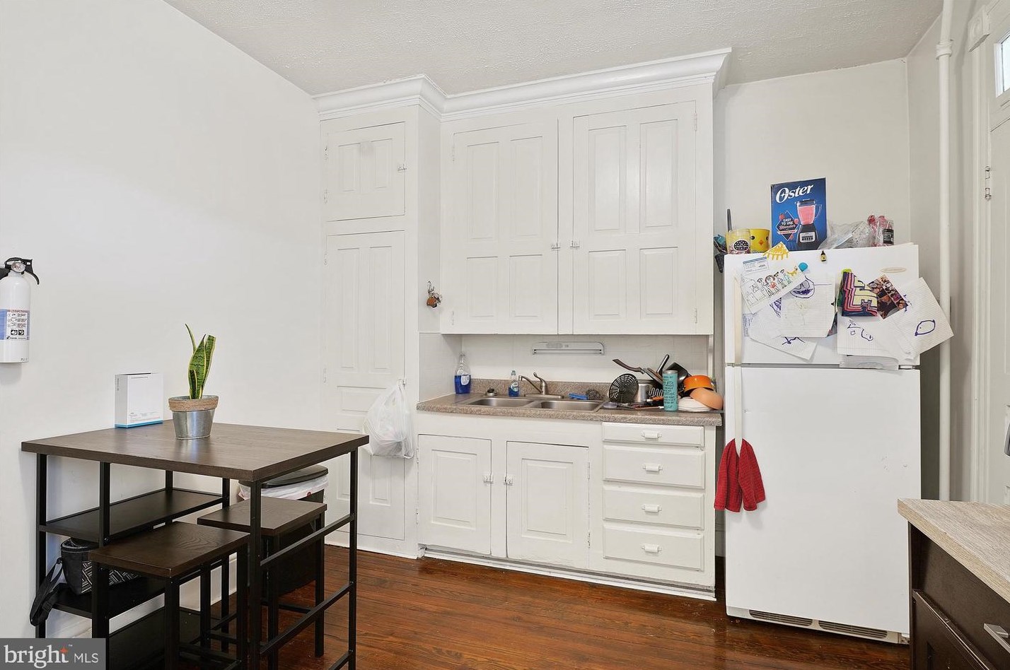 9 Church St, Hummels Store PA 19540-1733 exterior