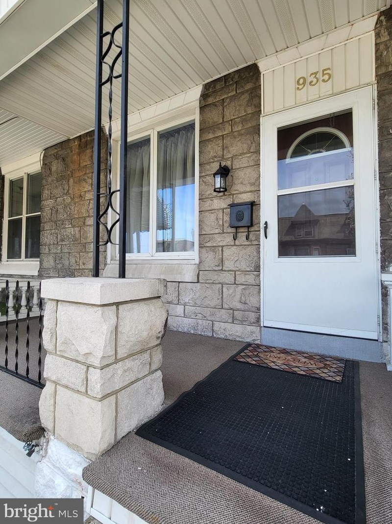 935 12th St, Reading PA  19604-2318 exterior