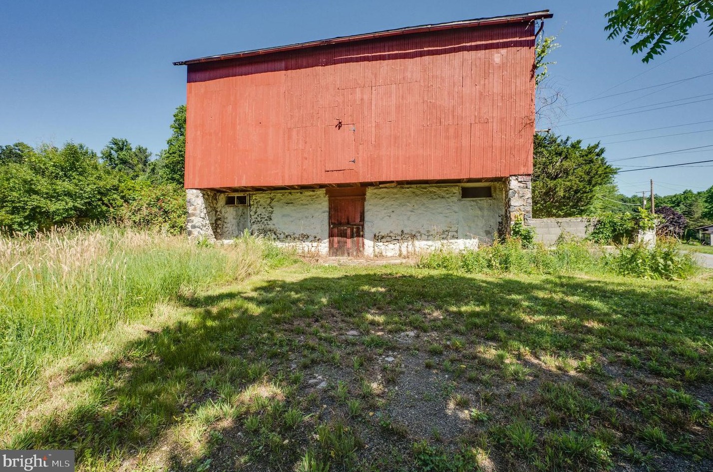 1110 Ritters Rd, Reading PA  19606-9652 exterior