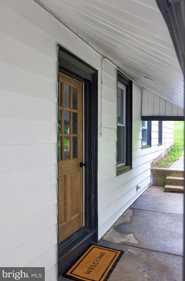 2817 Kutztown Rd, Reading PA  19605-2654 exterior