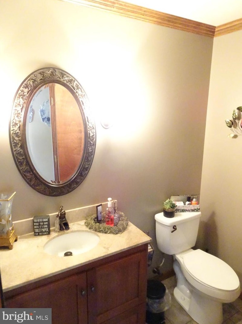 20 Raker Dr, Douglassville PA  19518-8849 exterior