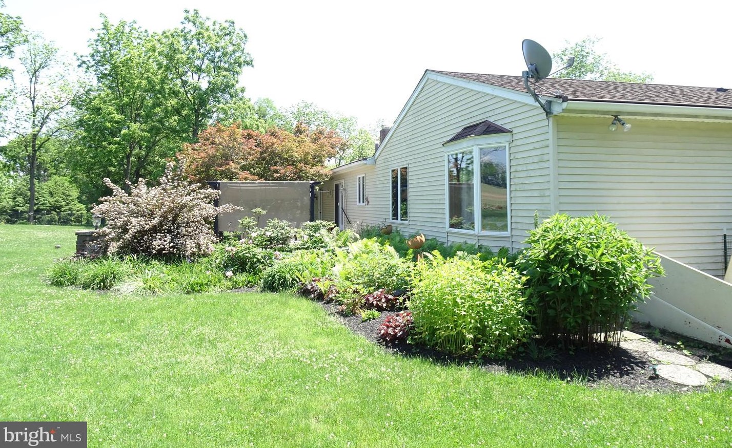 20 Raker Dr, Douglassville PA  19518-8849 exterior