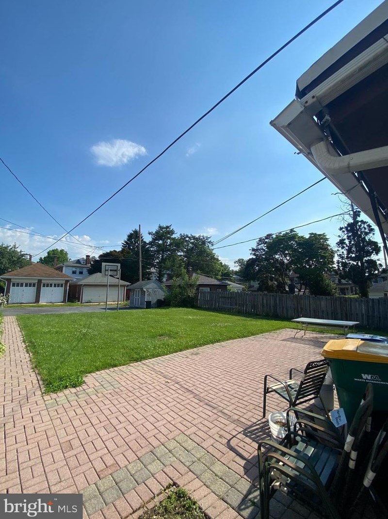2223 Noble St, Reading PA  19609-1657 exterior